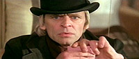 Klaus Kinski dans le rôle du Doc Foster.