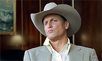 Carson Wells [Woody Harrelson] offre les meilleures lignes du film...