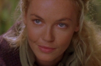 La jolie fille de service [Connie Nielsen]