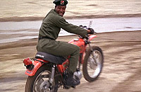 Marvin Gaye s'amuse follement à moto!